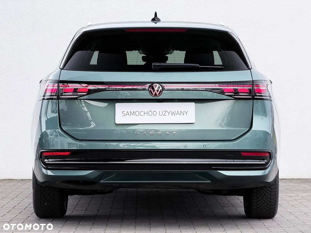 Volkswagen Passat Variant 2.0 TDI EVO Elegance DSG - 11