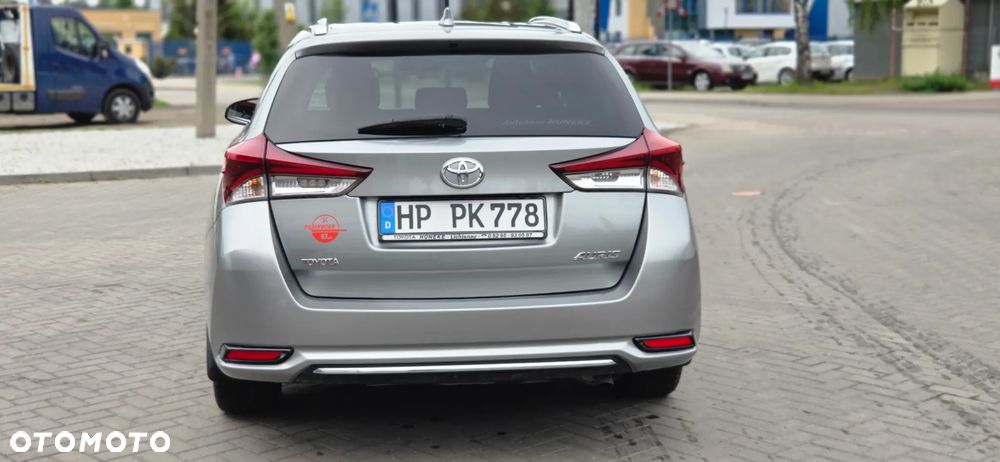 Toyota Auris 1.6 D-4D Design Edition - 10