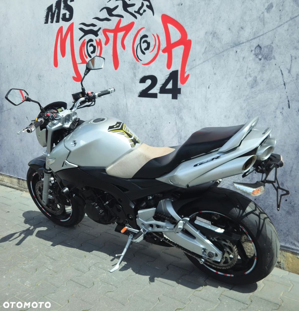 Suzuki GSR - 7
