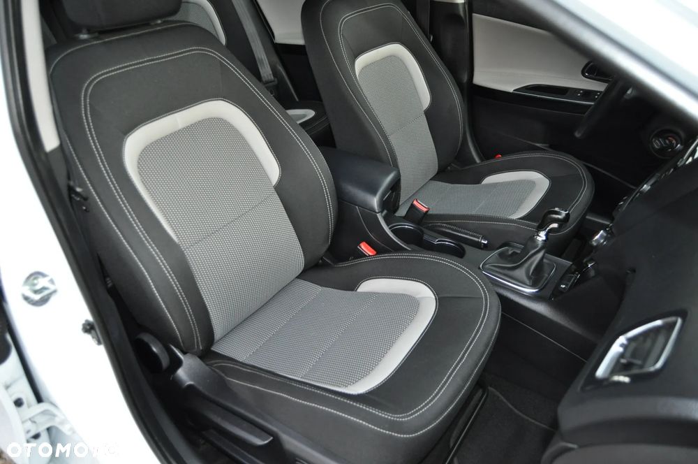 Kia Ceed 1.6 GDI L - 10