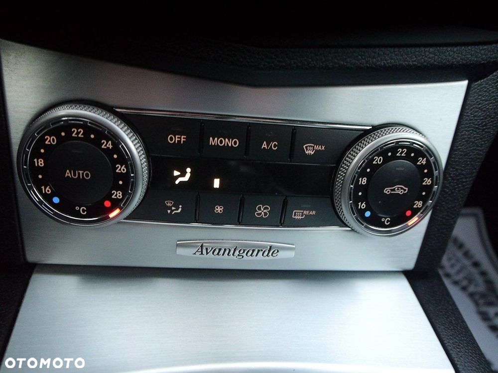 Mercedes-Benz Klasa C 180 BlueEFFICIENCY 7G-TRONIC Avantgarde - 20