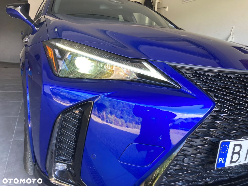 Lexus UX - 25