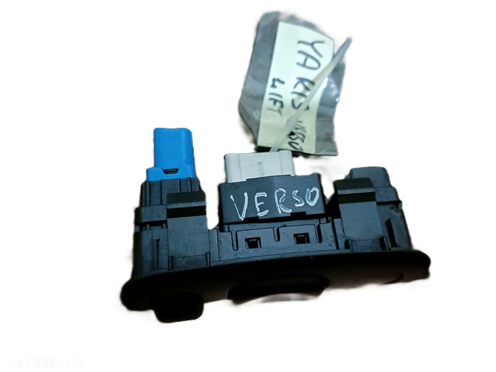TOYOTA YARIS VERSO 99-05 r. PANEL ŚWIATEŁ + REGULACJA LUSTEREK przełącznik 547-2d33 + - 3