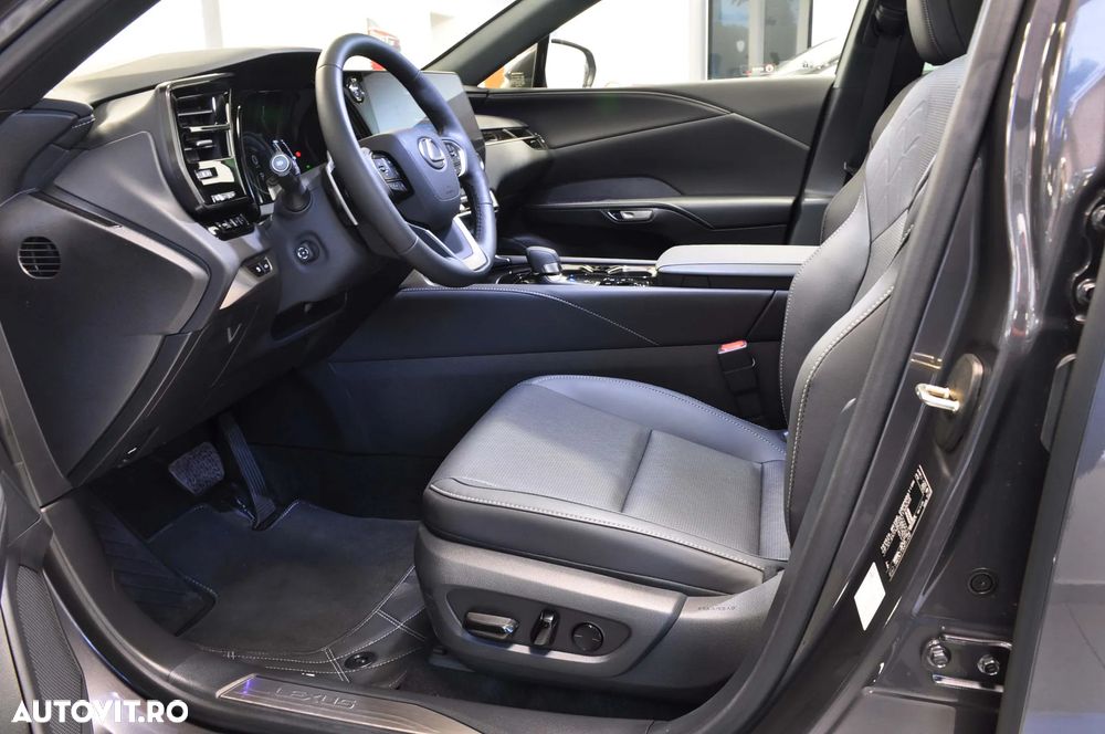 Lexus Seria RX 450h+ (Plug-in-Hybrid) Executive Line - 10