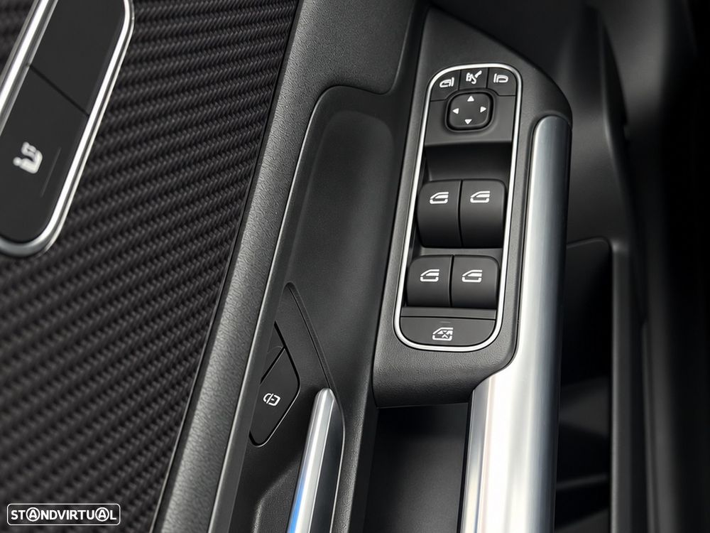 Mercedes-Benz GLA 200 d AMG Line — fotografia 18