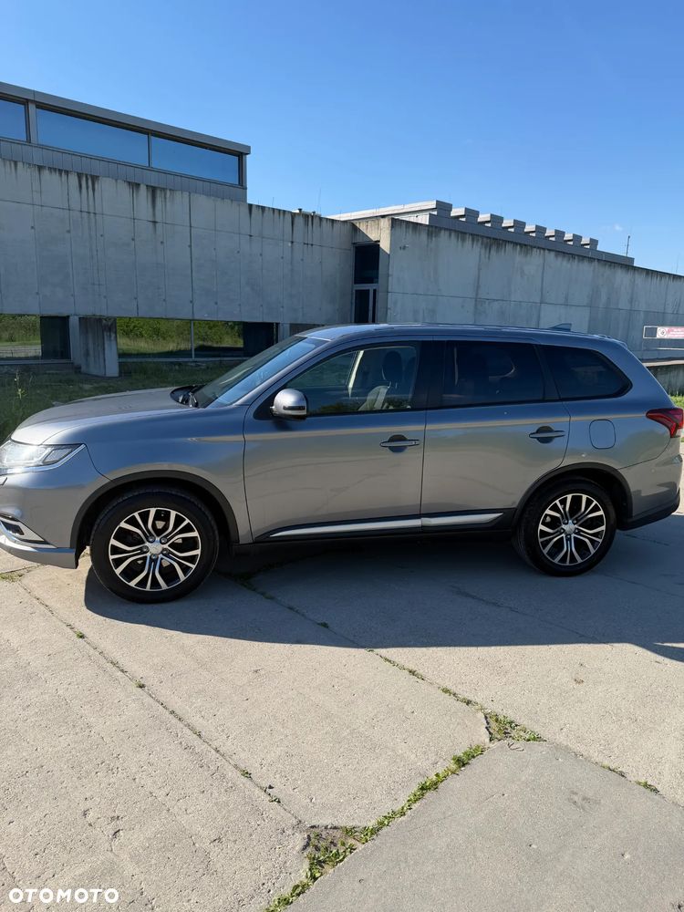 Mitsubishi Outlander - 3