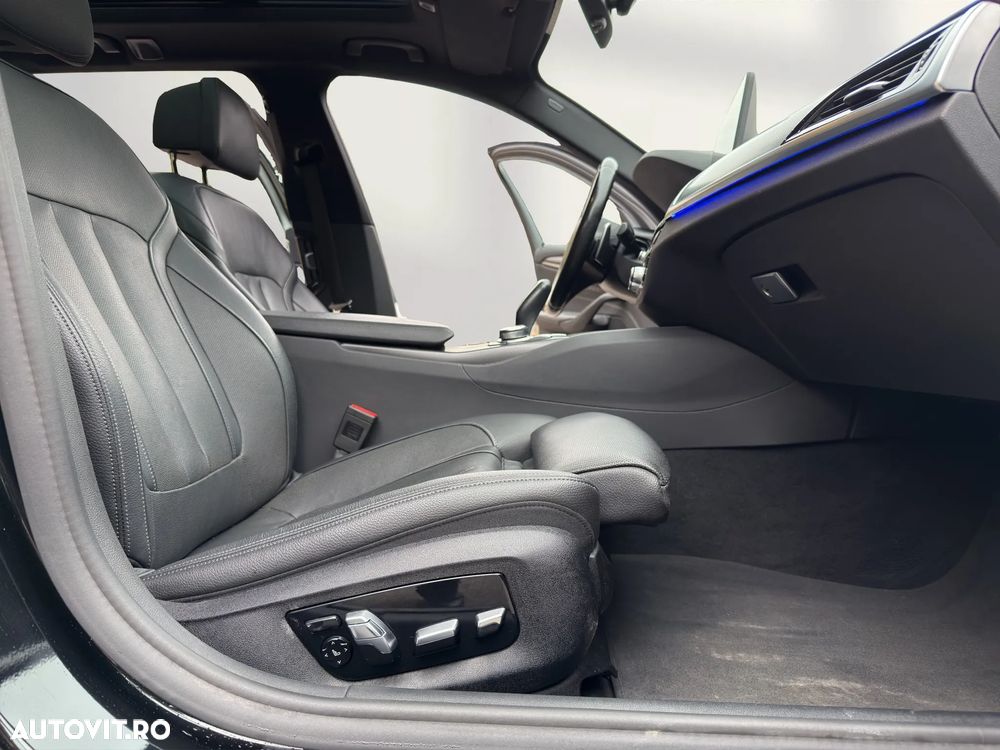 BMW Seria 5 530i xDrive Touring Aut. - 13