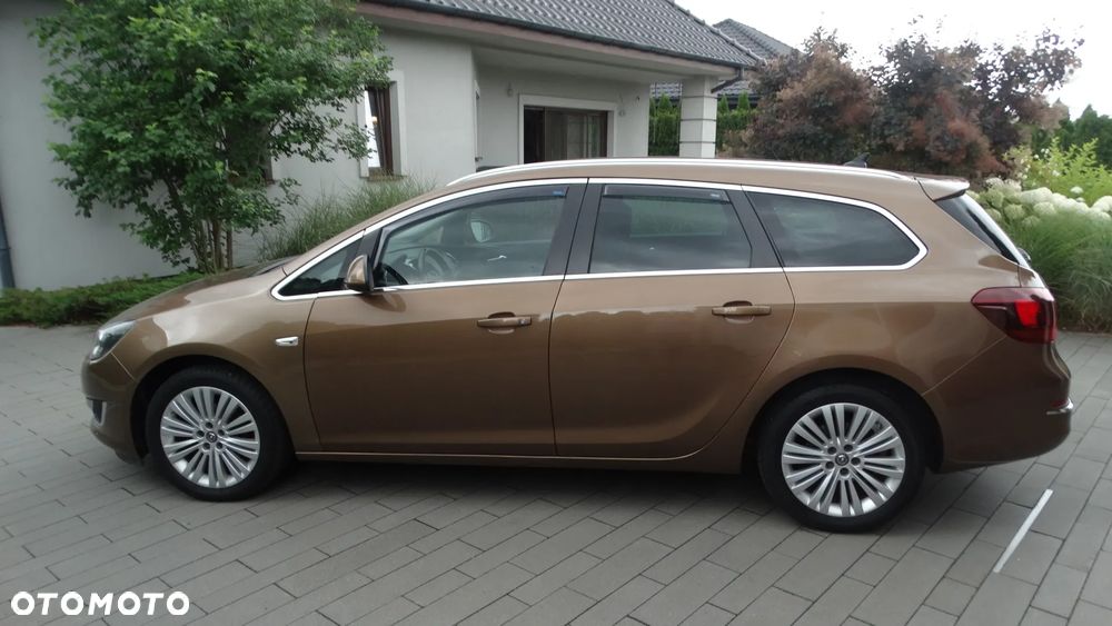 Opel Astra 1.4 T Cosmo S&S - 10