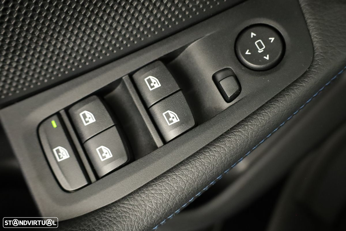 BMW 116 d Pack Desportivo M Auto - 24