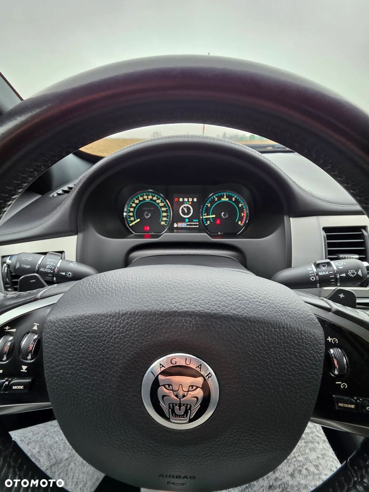 Jaguar XF 3.0 T AWD Classic - 19