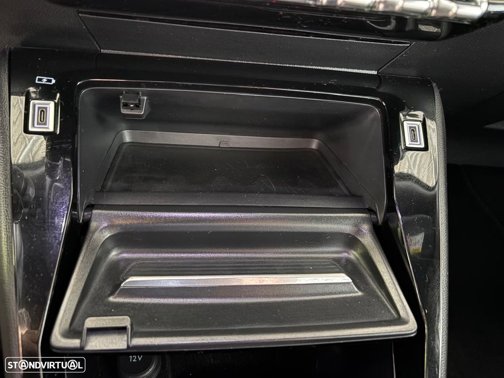 Peugeot 2008 1.2 PureTech Allure EAT8 - 14