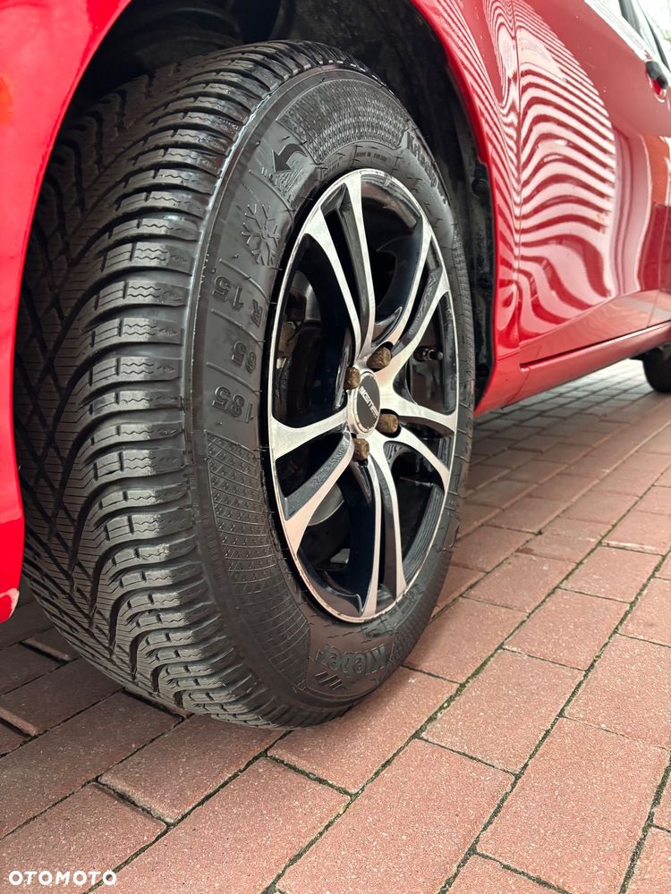 Toyota Yaris 1.0 VVT-i - 9