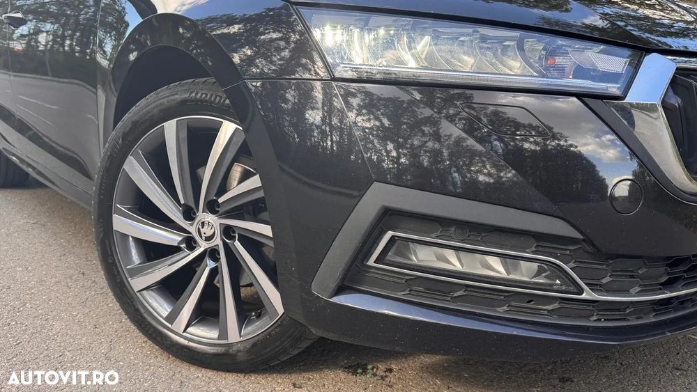 Skoda Octavia Combi 2.0 TDI DSG First Edition - 23