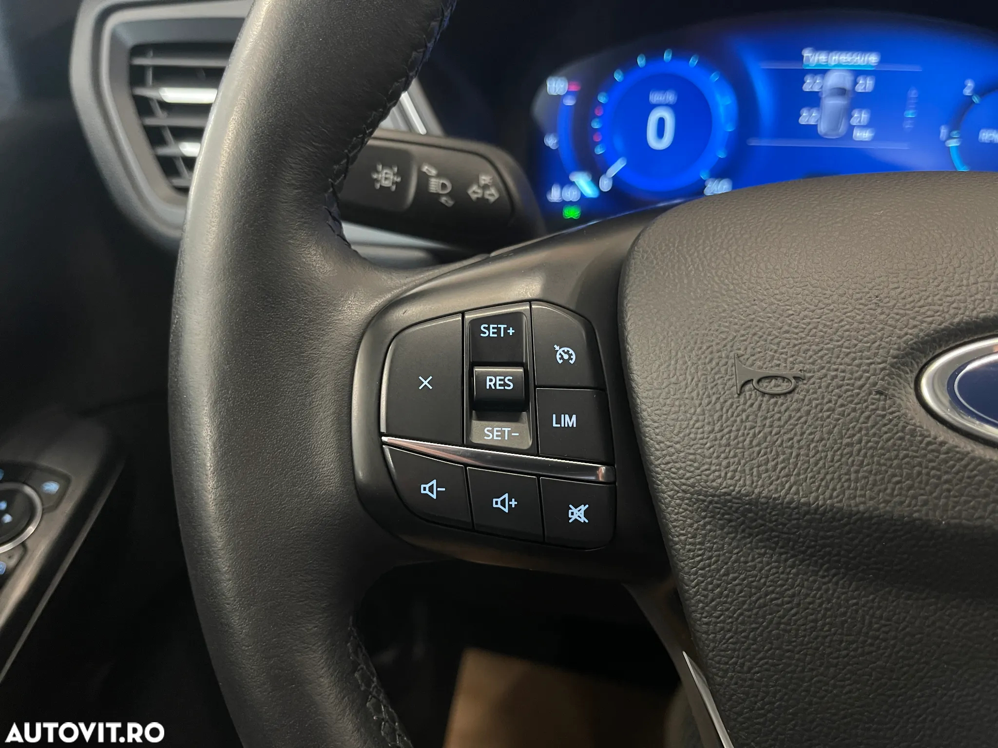 Ford Kuga 1.5 EcoBlue Aut. TITANIUM - 21