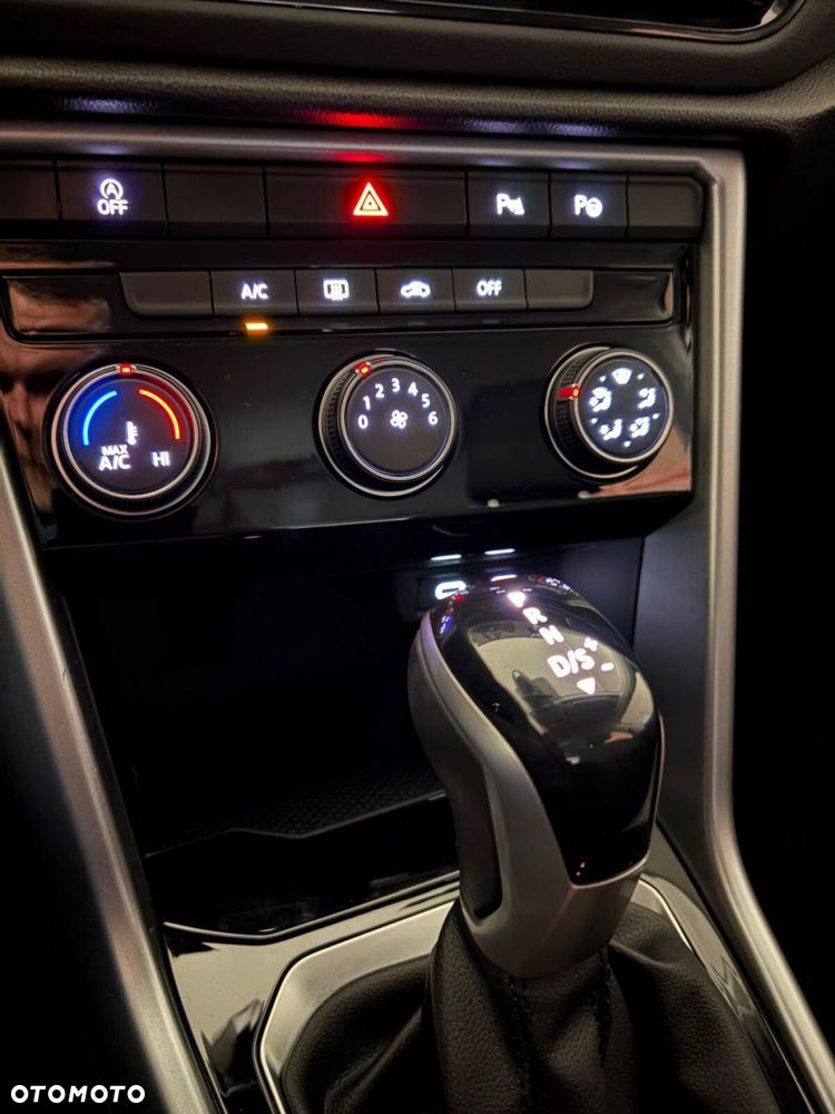 Volkswagen T-Roc - 14