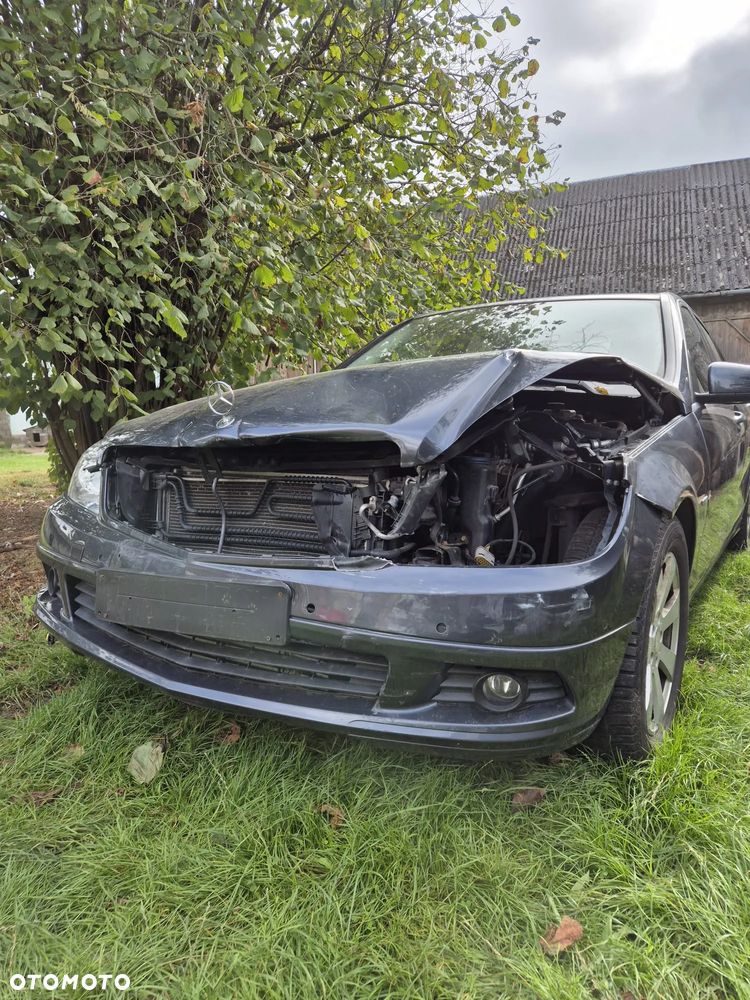 Mercedes-Benz Klasa C 180 K BlueEff Classic - 2