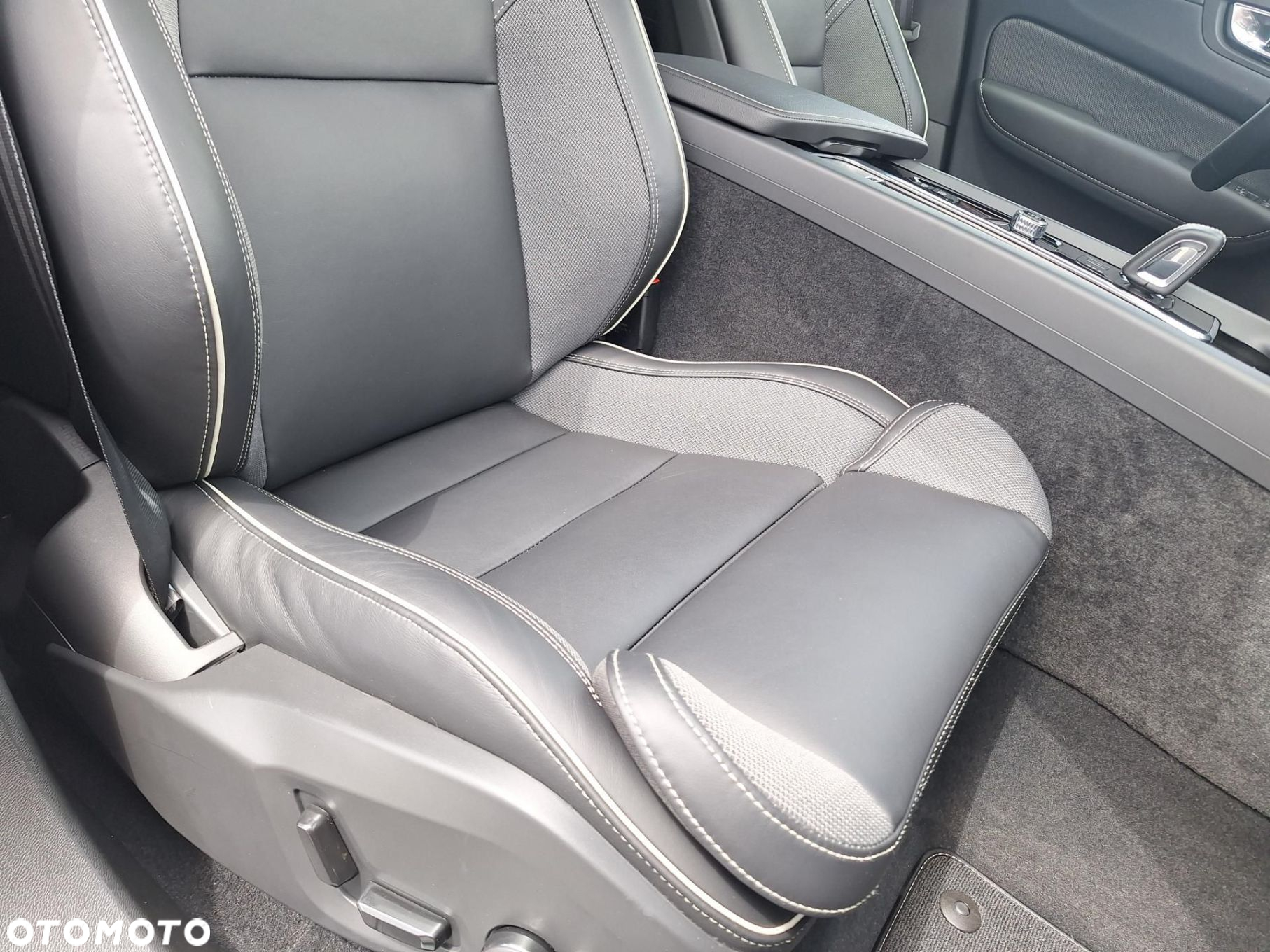 Volvo XC 60 - 35