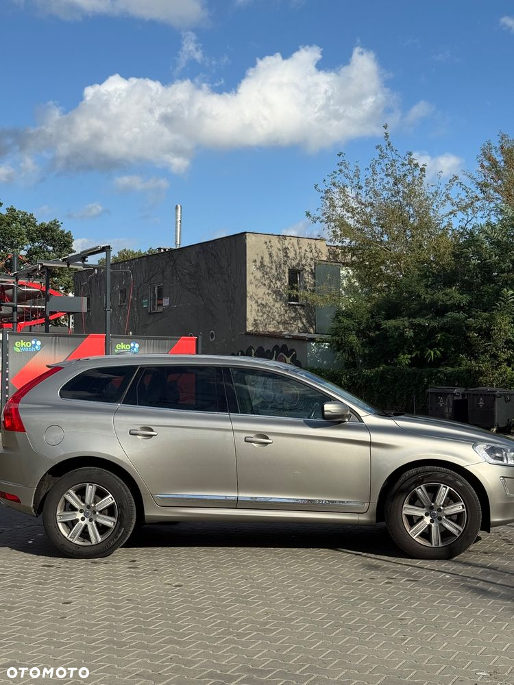 Volvo XC 60 D5 AWD Summum - 4