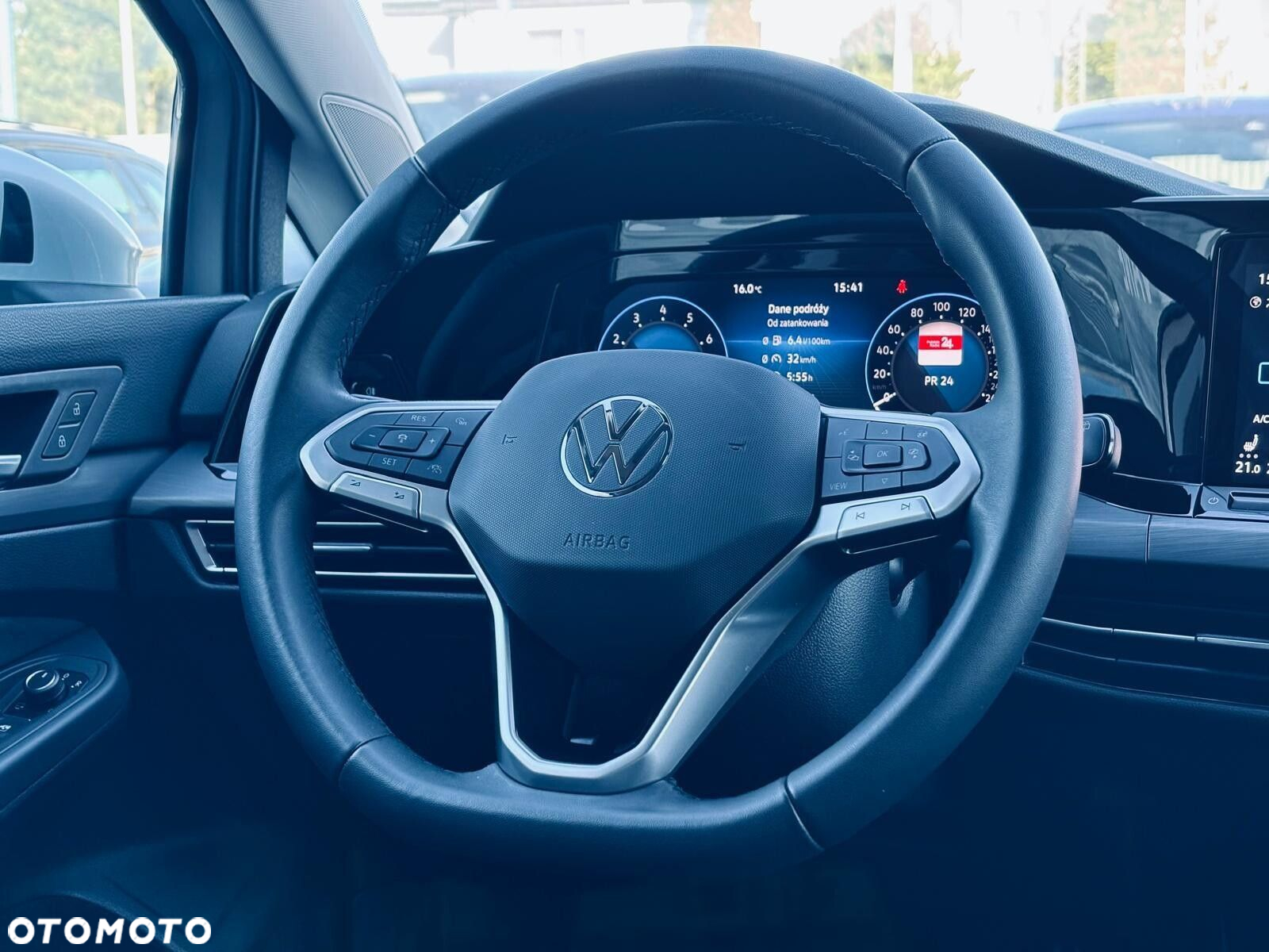 Volkswagen Golf - 24