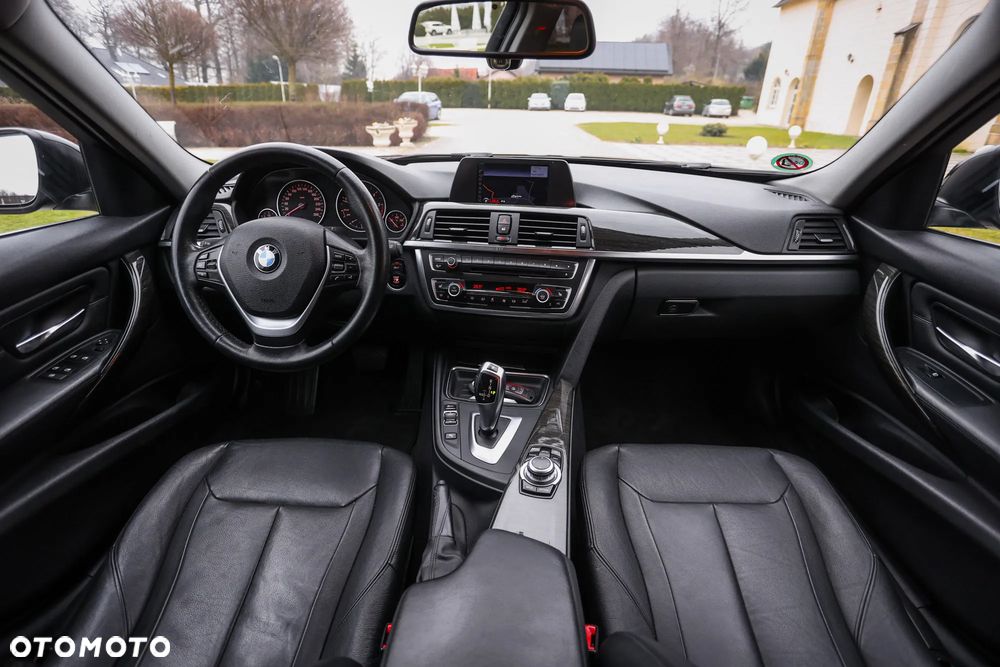 BMW Seria 3 320d Luxury Line - 30