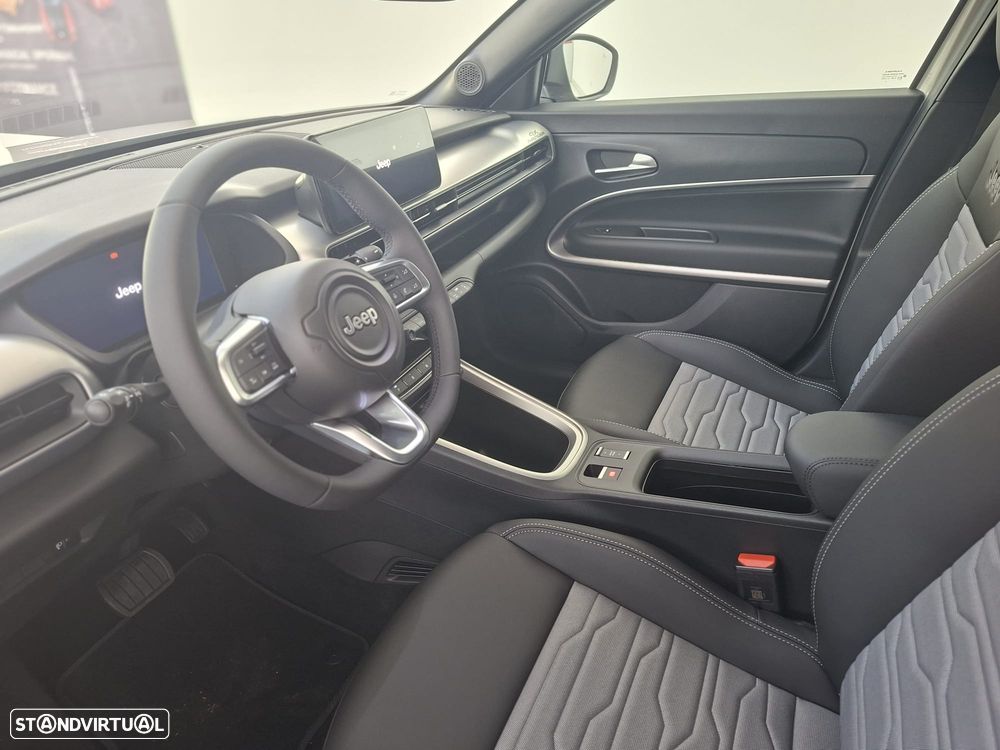 Jeep Avenger 1.2 T Hybrid 4xe Overland - 11