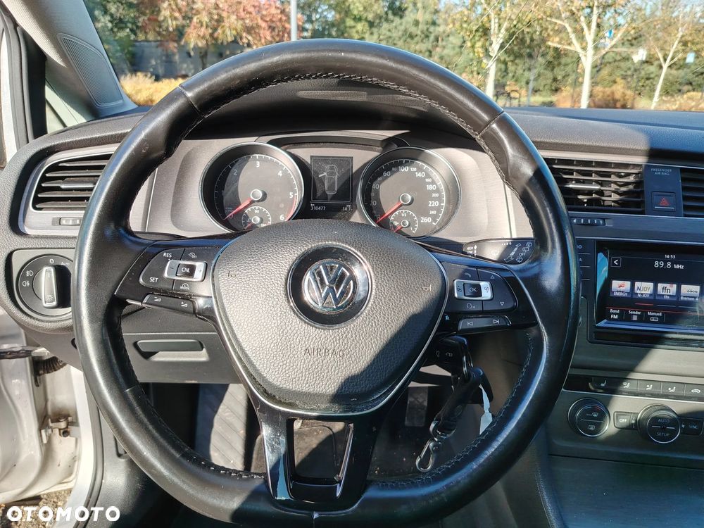 Volkswagen Golf - 15