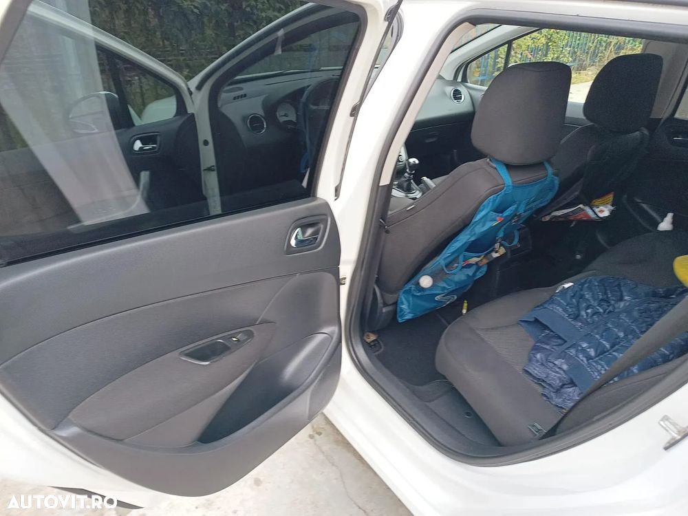 Peugeot 308 1.6HDi Premium - 10