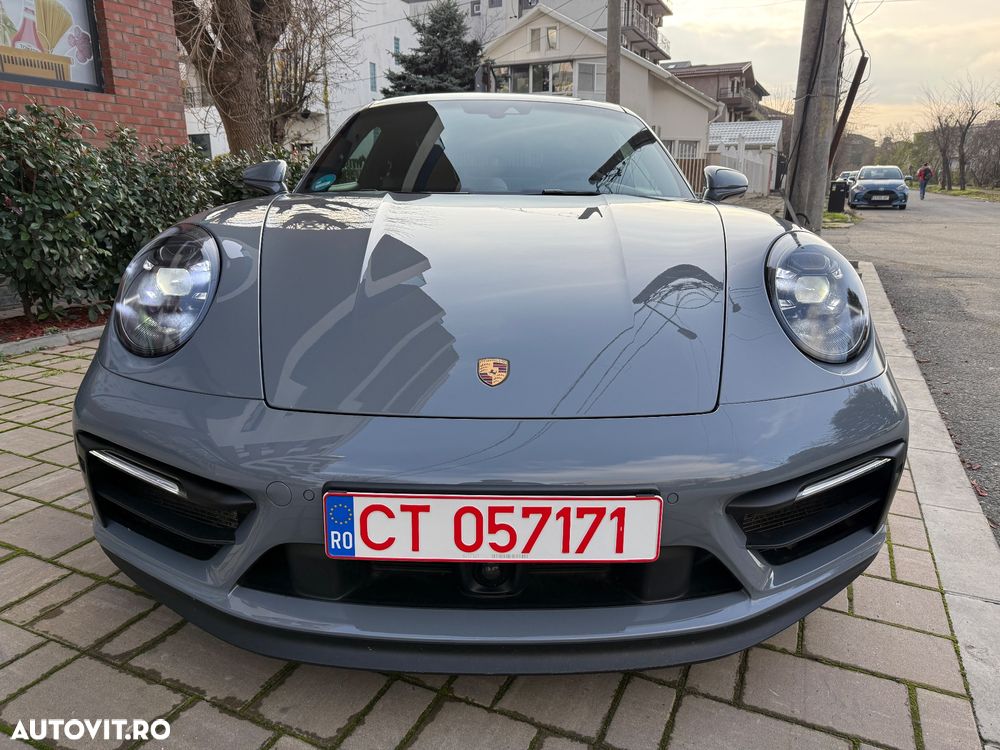 Porsche 911 Carrera 4 GTS PDK - 10