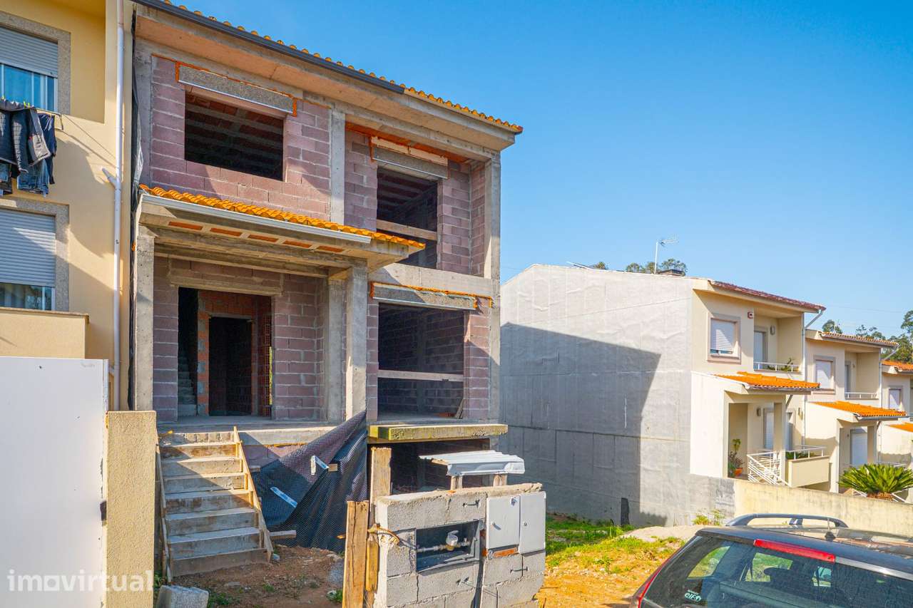 Moradia T3 por terminar em Cabanelas|Elevado potencial de investimento - Grande imagem: 5/33