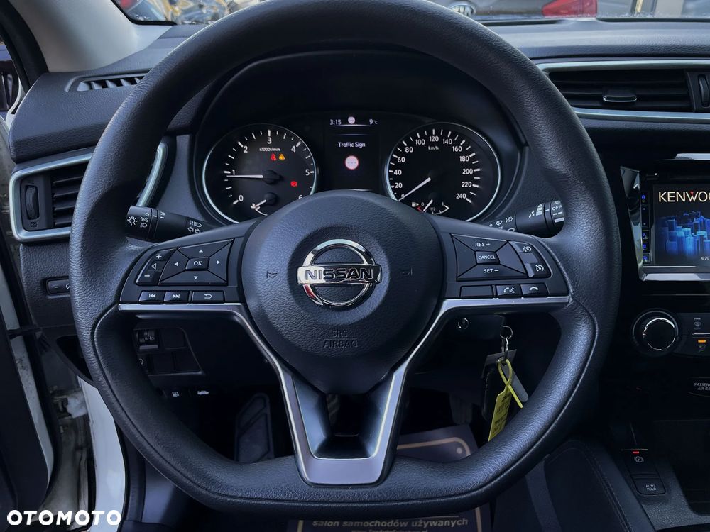 Nissan Qashqai 1.5 dCi N-Connecta - 23