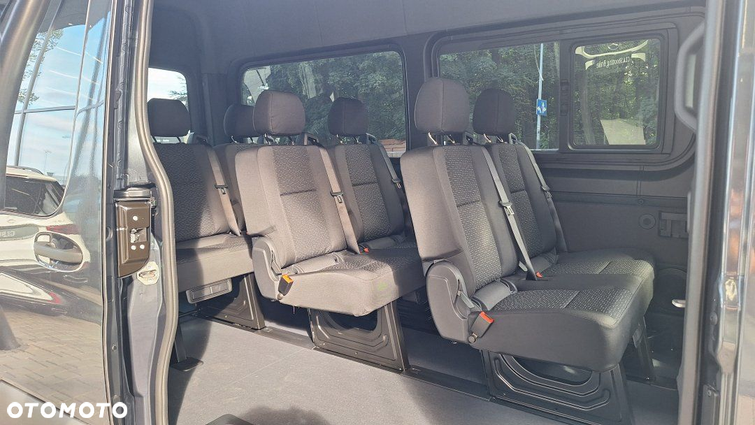 Mercedes-Benz Sprinter - 16