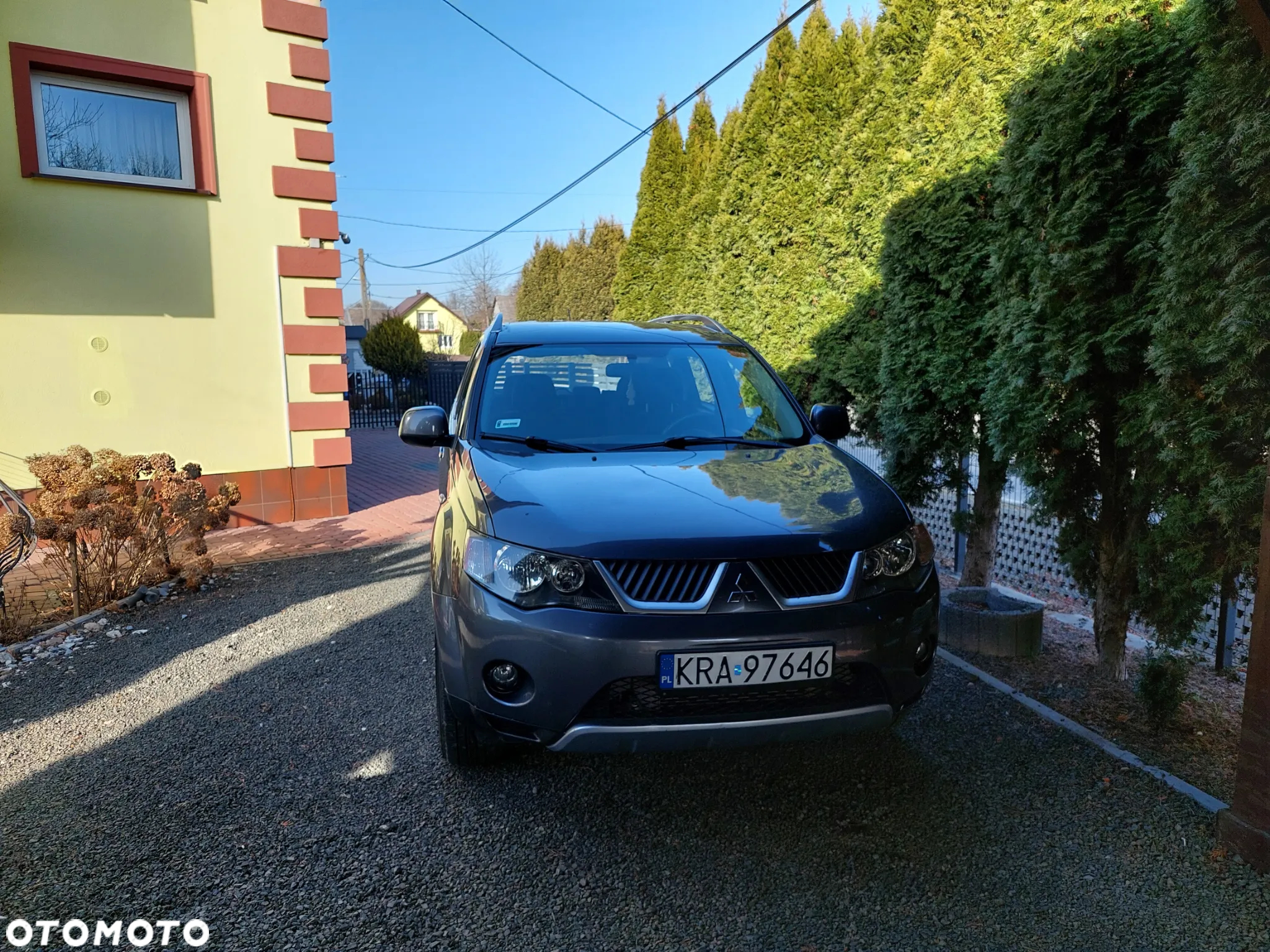 Mitsubishi Outlander - 3
