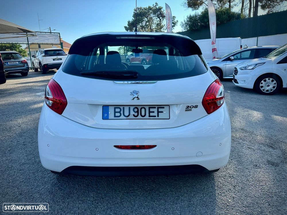 Peugeot 208 1.2 PureTech Allure EAT6 - 6