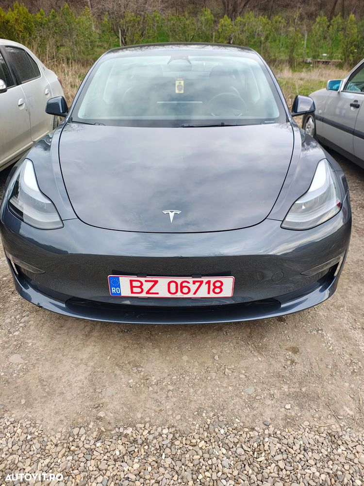 Tesla Model 3 - 5