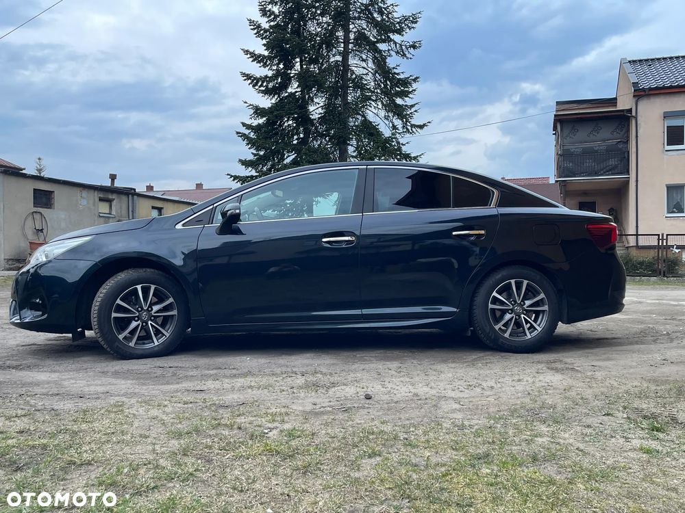 Toyota Avensis 1.8 Premium - 23