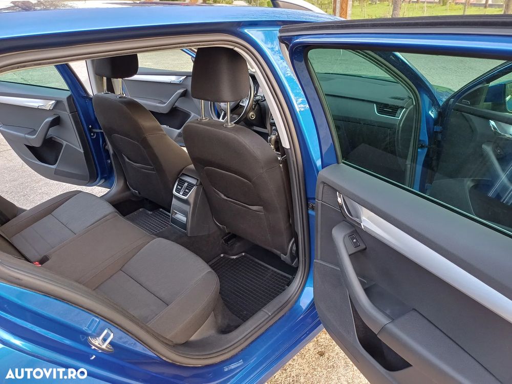 Skoda Octavia 2.0 TDI STYLE - 10