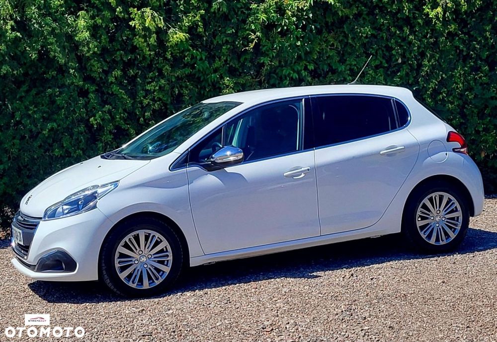 Peugeot 208 - 14