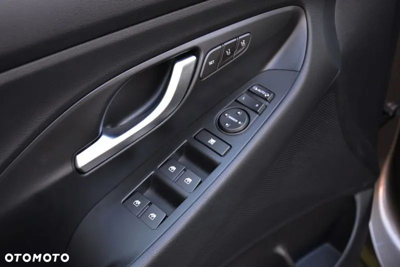 Hyundai i30 1.5 T-GDI 48V-Hybrid DCT Prime - 33