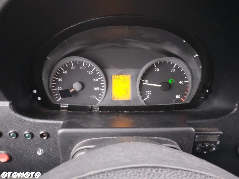 Mercedes-Benz Sprinter - 15