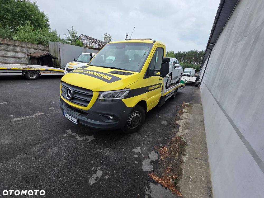 Mercedes-Benz Sprinter - 12