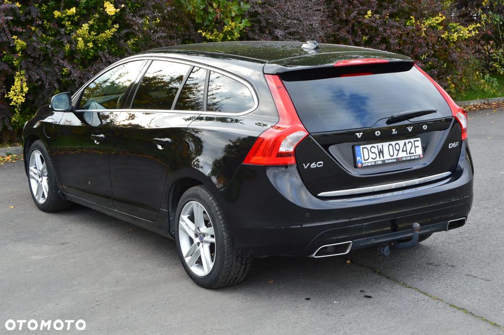 Volvo V60 D6 AWD Plug-in Hybrid Summum - 22
