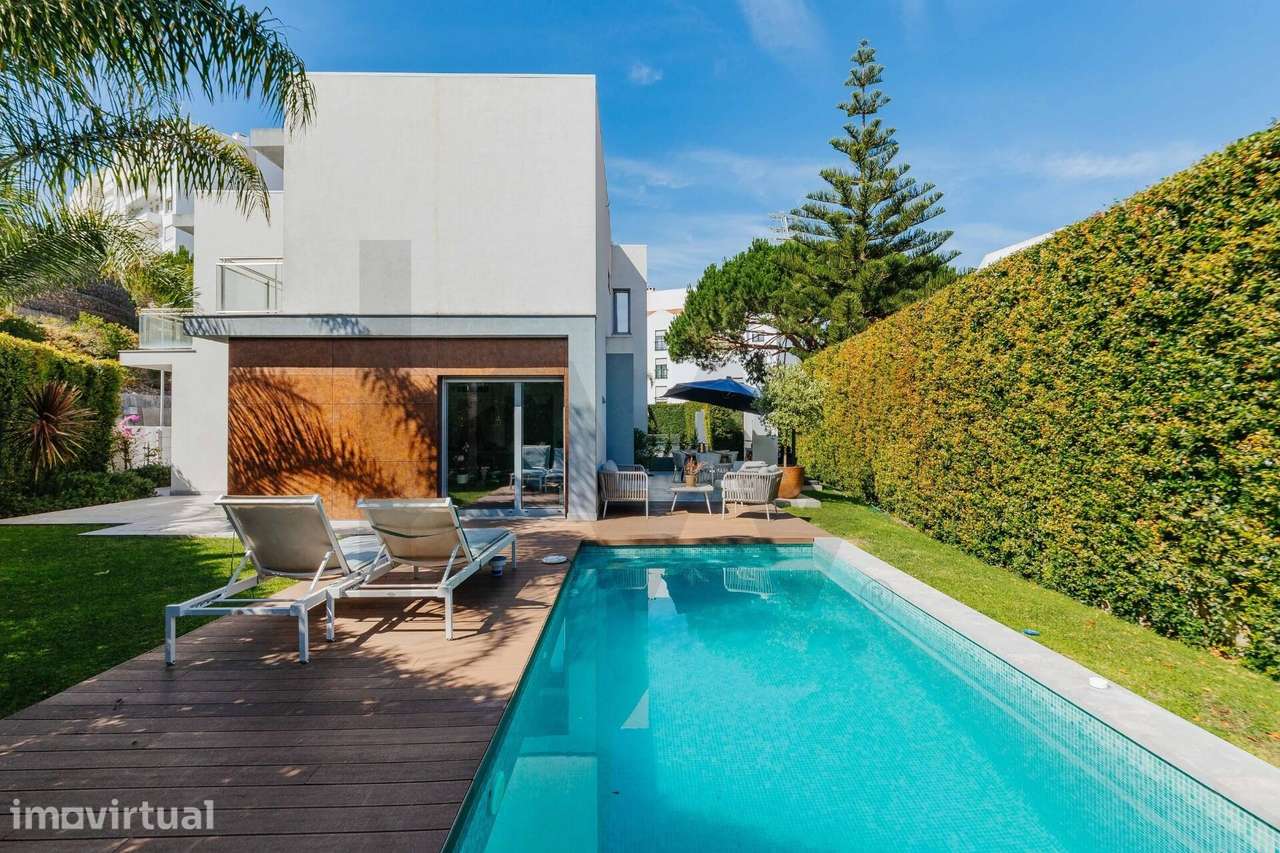 Uma linda moradia com piscina para viver no Estoril como sempre imagin