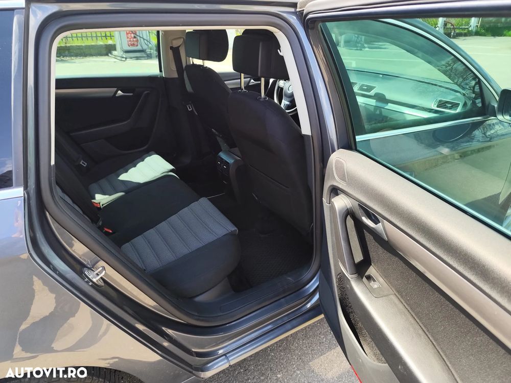 Volkswagen Passat - 11