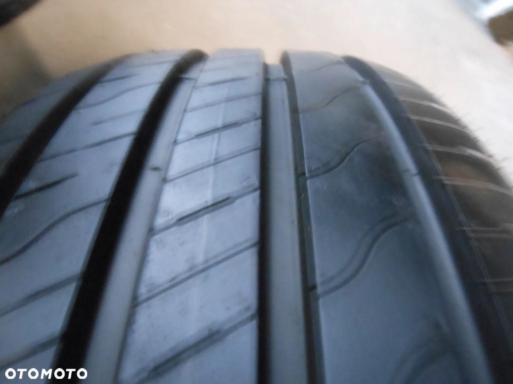 OPONA POJEDYNKA  225/55R19 GOODYEAR EFFICIENT GRIP SUV 2 DOT 1224 8.8MM - 2