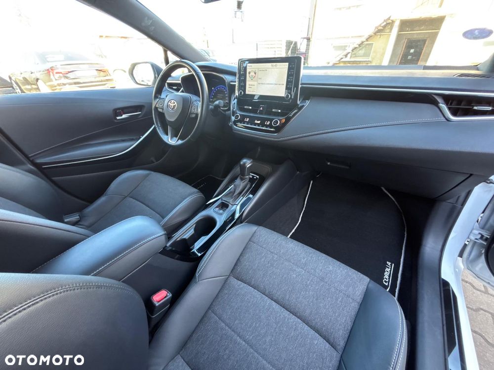 Toyota Corolla - 24