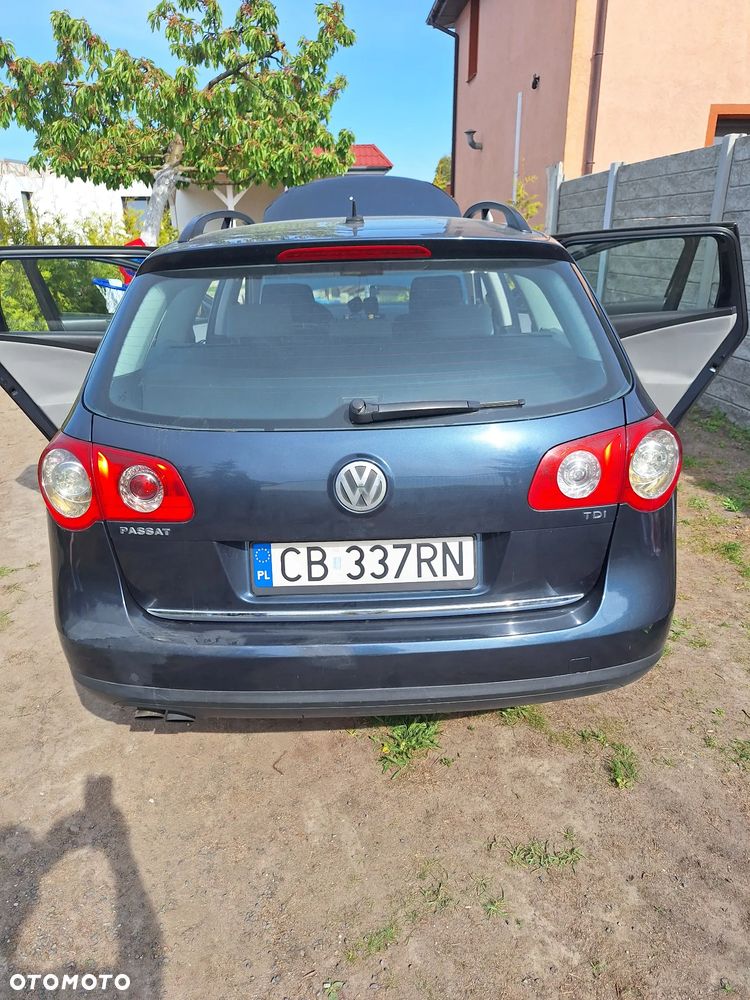 Volkswagen Passat 2.0 TDI DPF Comfortline Family - 4