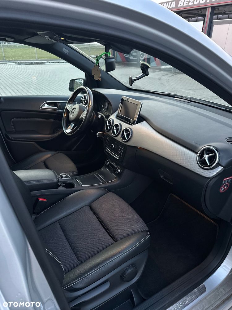 Mercedes-Benz Klasa B 180 7G-DCT AMG Line - 8