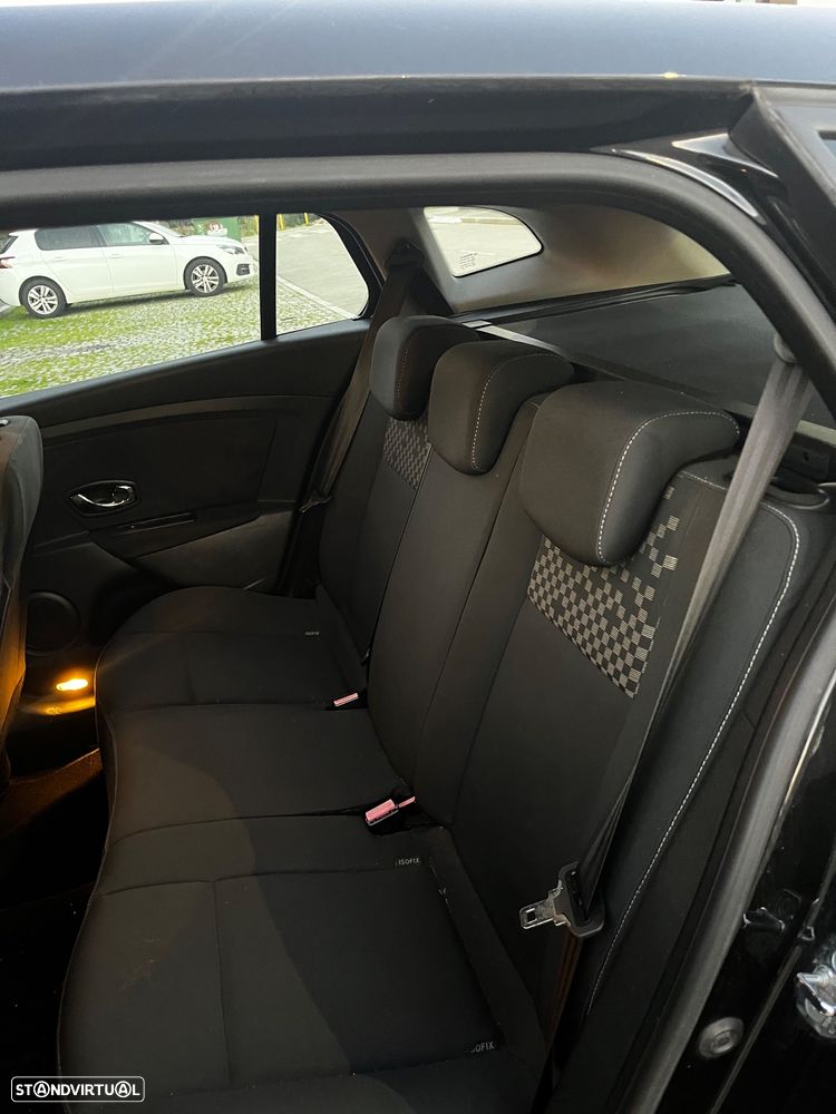 Renault Mégane Sport Tourer - 11