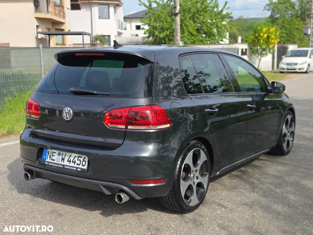 Volkswagen Golf 2.0 GTI - 14