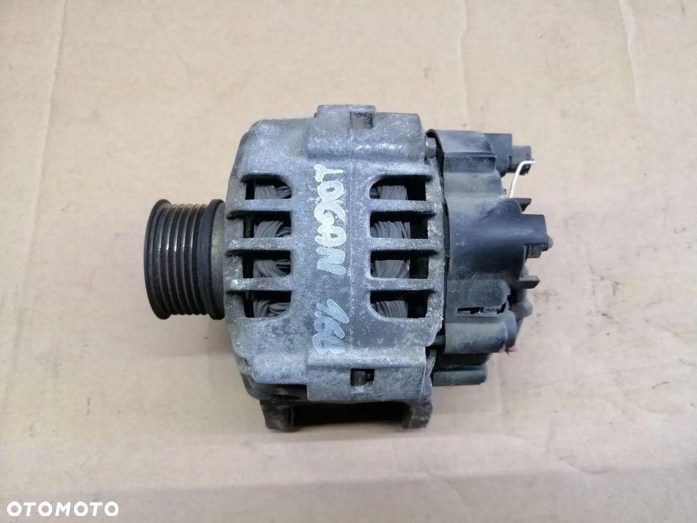 Dacia Duster Logan 1.6 T-CE alternator Valeo 8200810621-C TG9B053 - 1